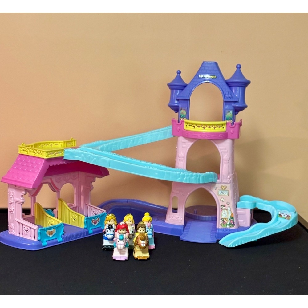 Fisher-Price Little People Disney Princess Klip Klop Stable Castle 5 Figures